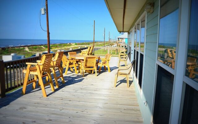 Jan's 'Ouse by RedAwning