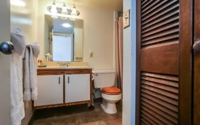 Ilikai 1118 - Studio Condo