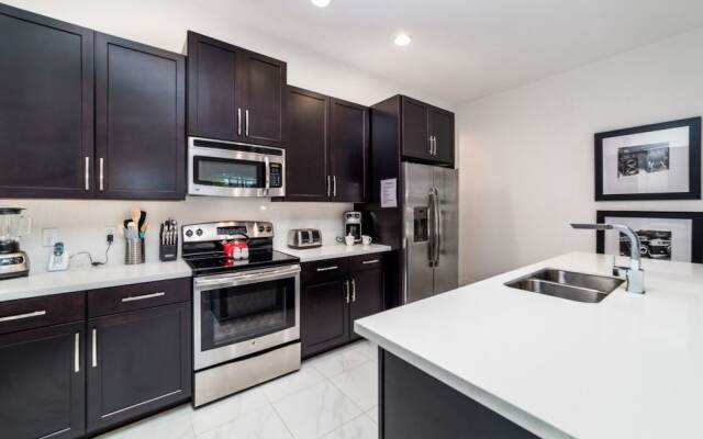 Exquisite Festival Villa