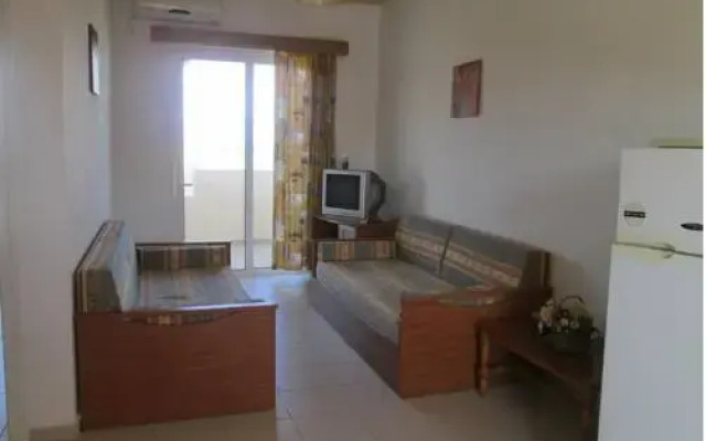 Peros Studios & Apartments