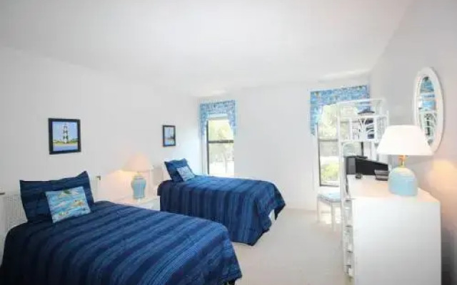 C 8 Xanadu 2 Br Condo by RedAwning