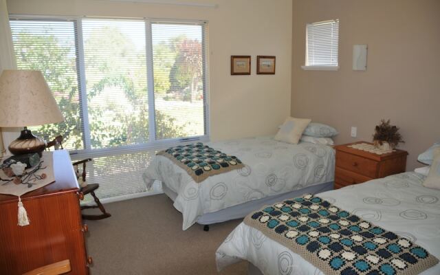 Glenelg on King Bed & Breakfast