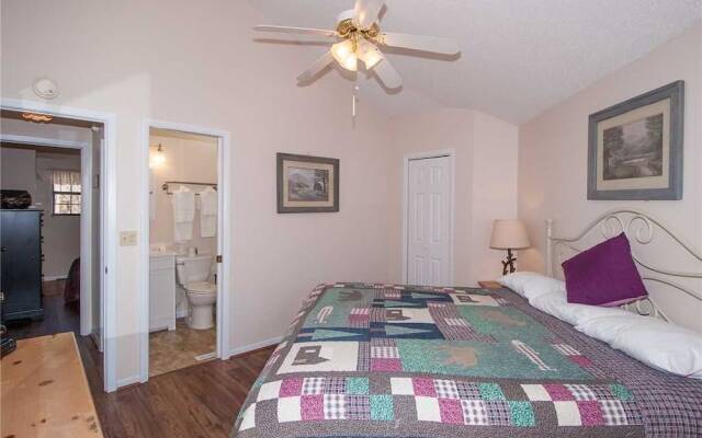 Bear Crossing - Two Bedroom Cabin