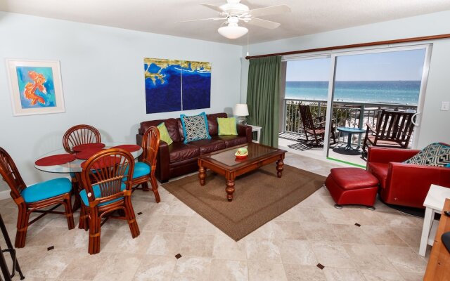 Pelican Isle 202 by RedAwning