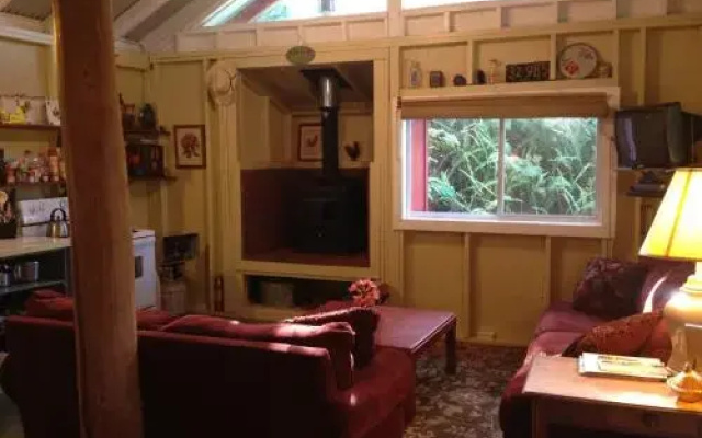 Carson's Kaloko Mountain Cottage