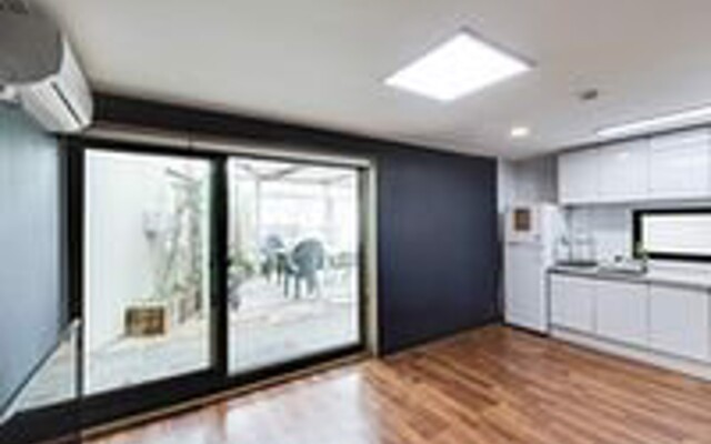 Busan Dallo Dali Pension