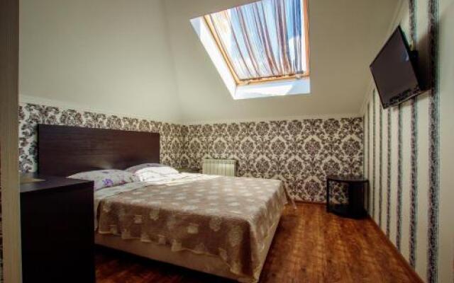 Guest House on Kabardinskoy 1