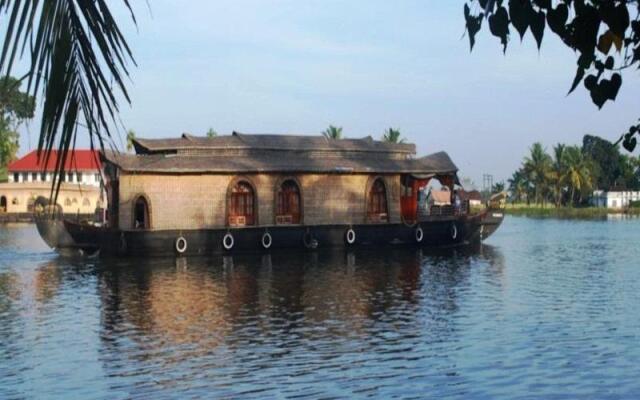 Alleppey Crystal Holidays, Houseboats