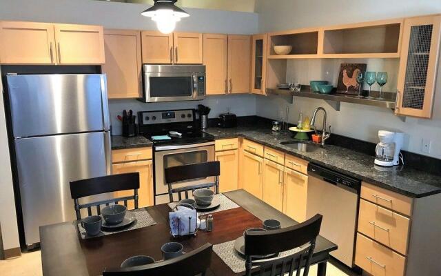 Apartments-Stay Smart Strip District