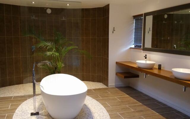 Topiary Vineyard Cottages