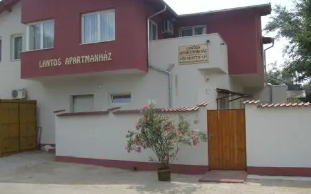 Lantos Apartmanház