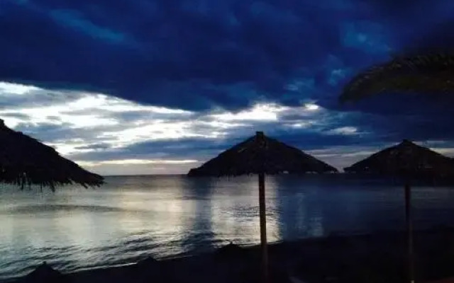 Alonaki Beach