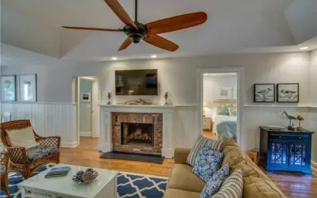 Inlet Cove 32 by RedAwning