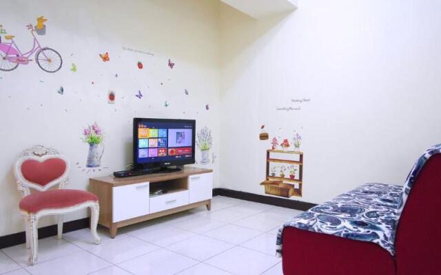 Green Light Guest House