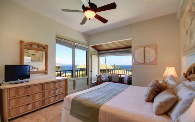 Bay Villa 11B3-4 by RedAwning