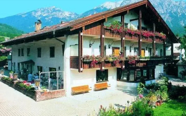 Hotel-Restaurant Karlsteiner Stuben