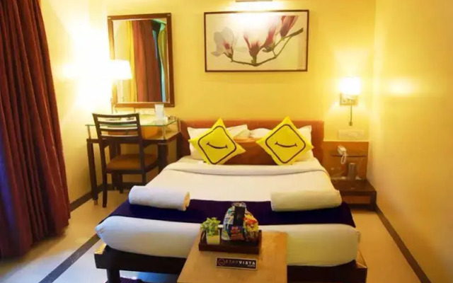 Vista Rooms Near Marine Lines Station
