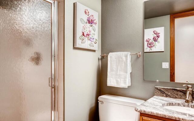 Jenna's Gem by RedAwning