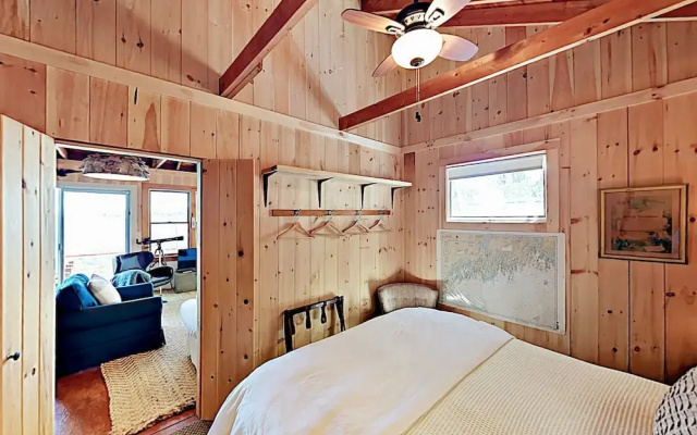 180 King Phillips Cabin