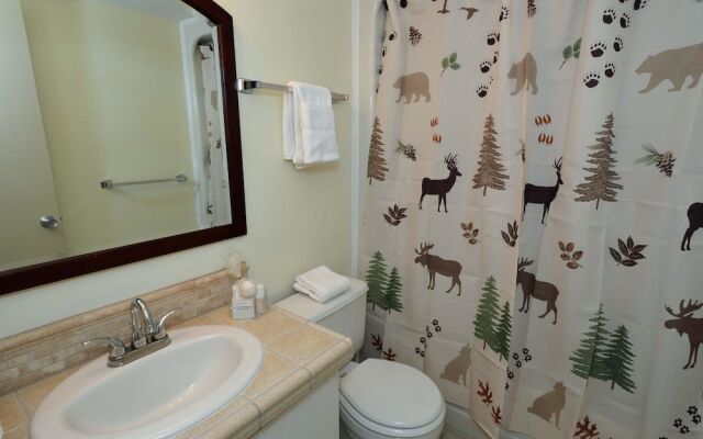 2 Br: Silvercreek 1215