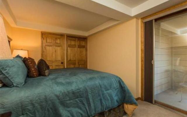 Torian Plum Plaza 307