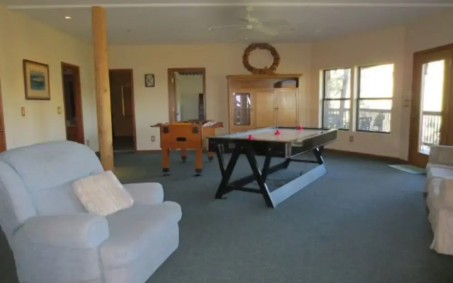 Forest Glen Lodge