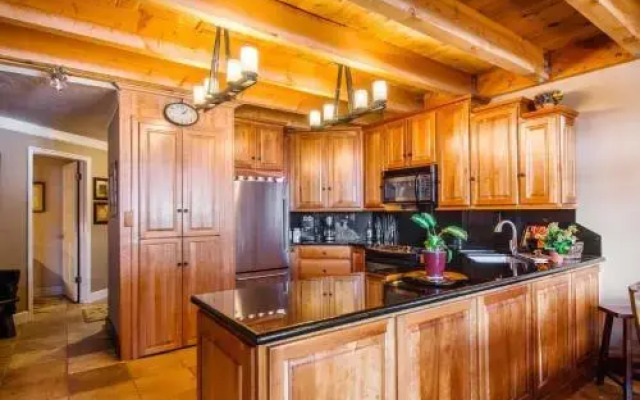 Powder Run 2 Bedroom Condo by All Seasons Resort Lodging