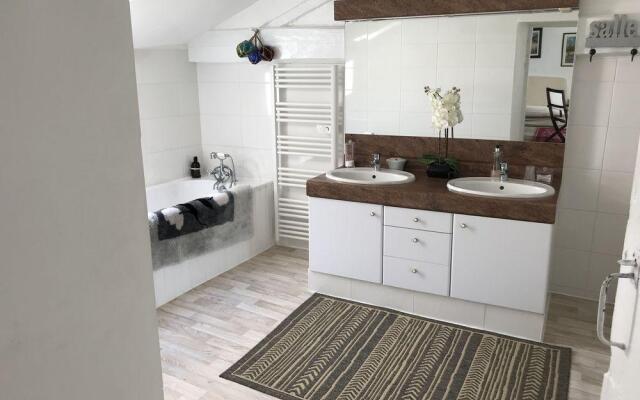 Wisteria House Bed & Breakfast