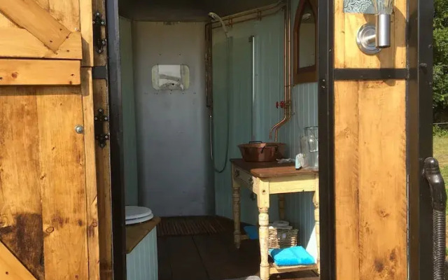 Quex Livery Glamping