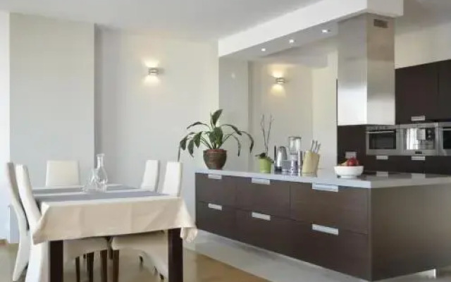 Turnau - Angel Plaza