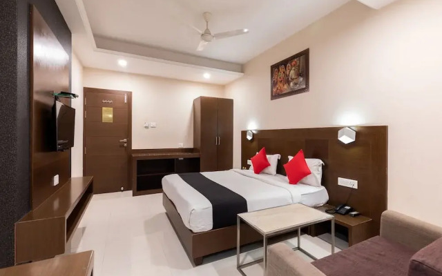 Capital O 19528 Hotel Park Palace