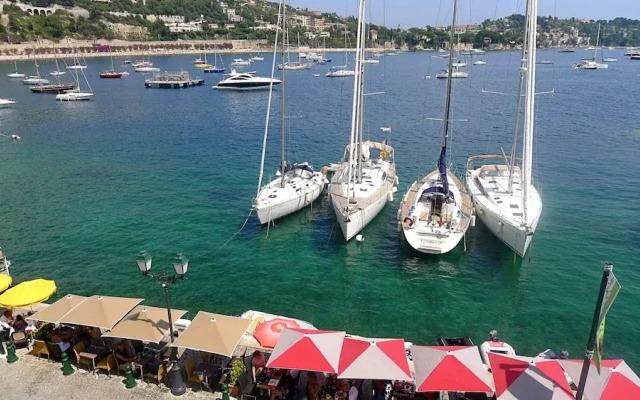 On Villefranche Bay AP3040