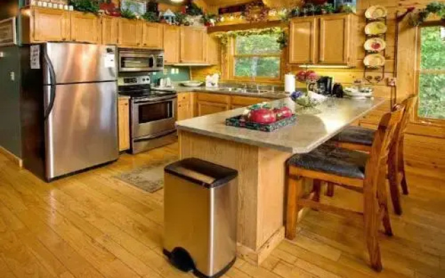 Angels Loft - 2 Br home by RedAwning