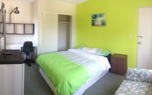 Kiwi Group Accommodation Barlow Hostel