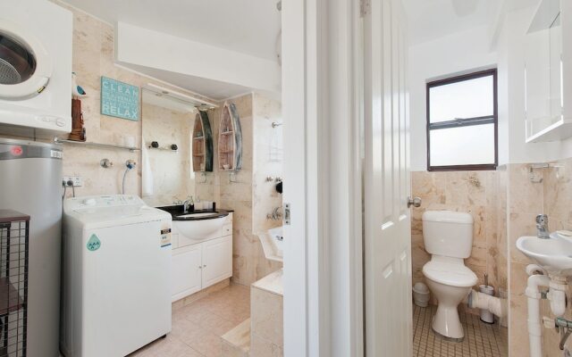 Intrepid, Unit 4/3 Intrepid Close