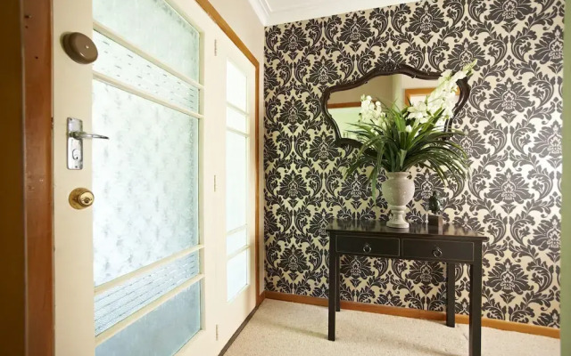 Cambridge Cottage - Self Catering Accom
