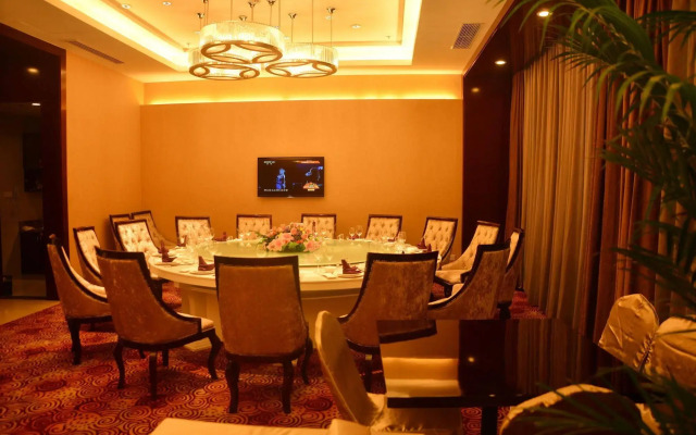 Huating Lake Shijiyuan Intl Hotel