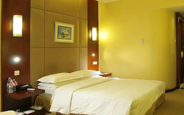Maxcourt Hotel