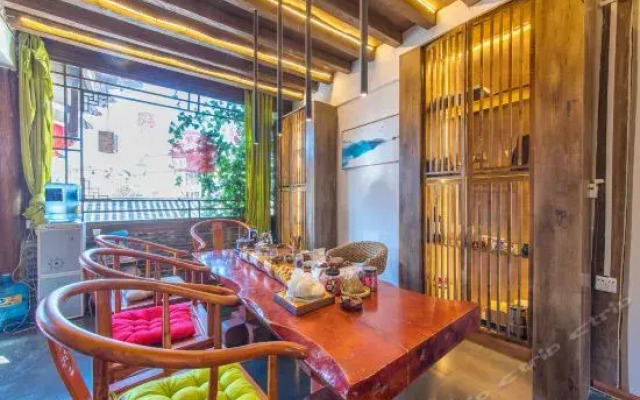 Lijiang Yinyu Inn