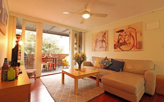 Colour Pop Fitzroy - Pets, Parking, Balcony, 3bdrm