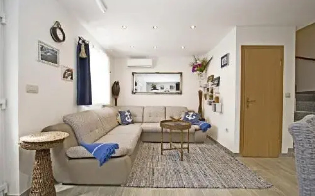 Holiday Home Listeši 1