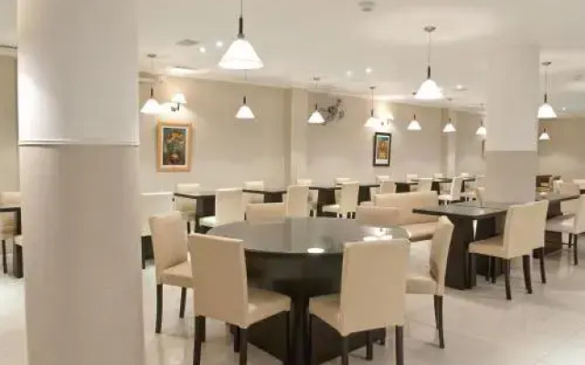Hotel Avenida del Mar