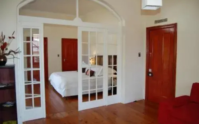 Cape Paradise Lodge and Apartments