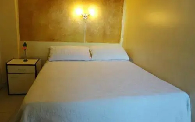 HOTEL MAISON FIORI (Centro)
