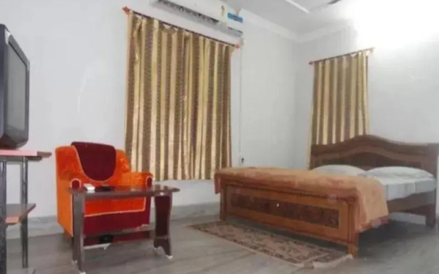 Maa Tarini Guest House