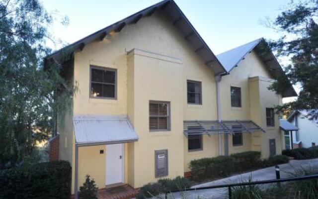 Villa 3br Vista Resort Condo located within Cypress Lakes Resort (nothing is more central)