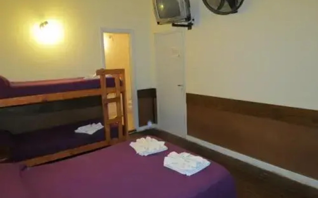 Hotel Raglan