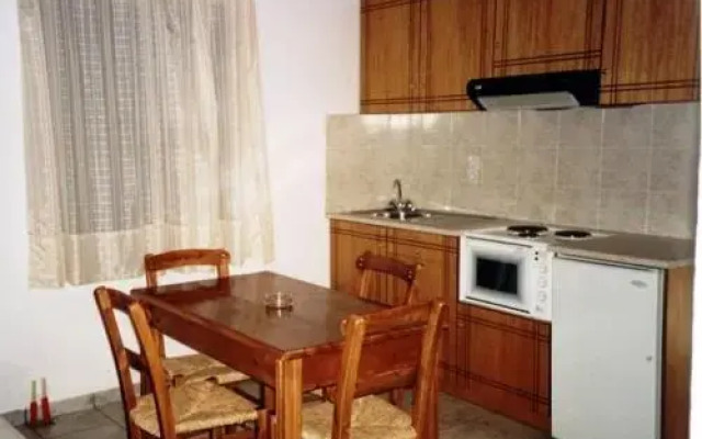 Flisvos Apartments