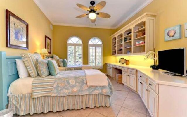 La Casa Denton by RedAwning