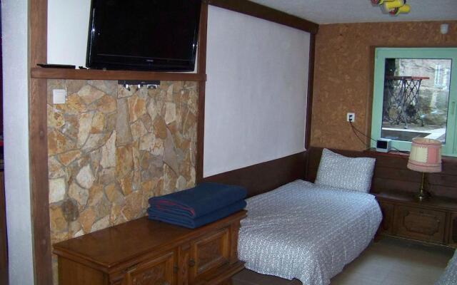 Alexandria Apartment